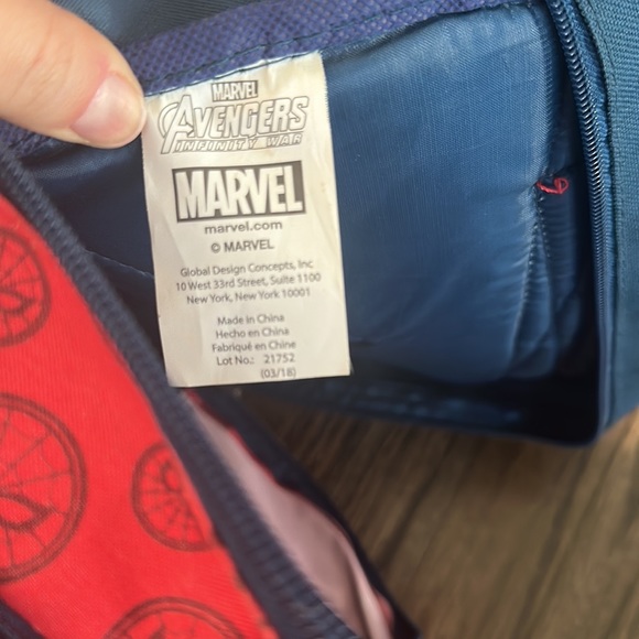 Marvel- Hard Shell- BackPack - Picture 3 of 7